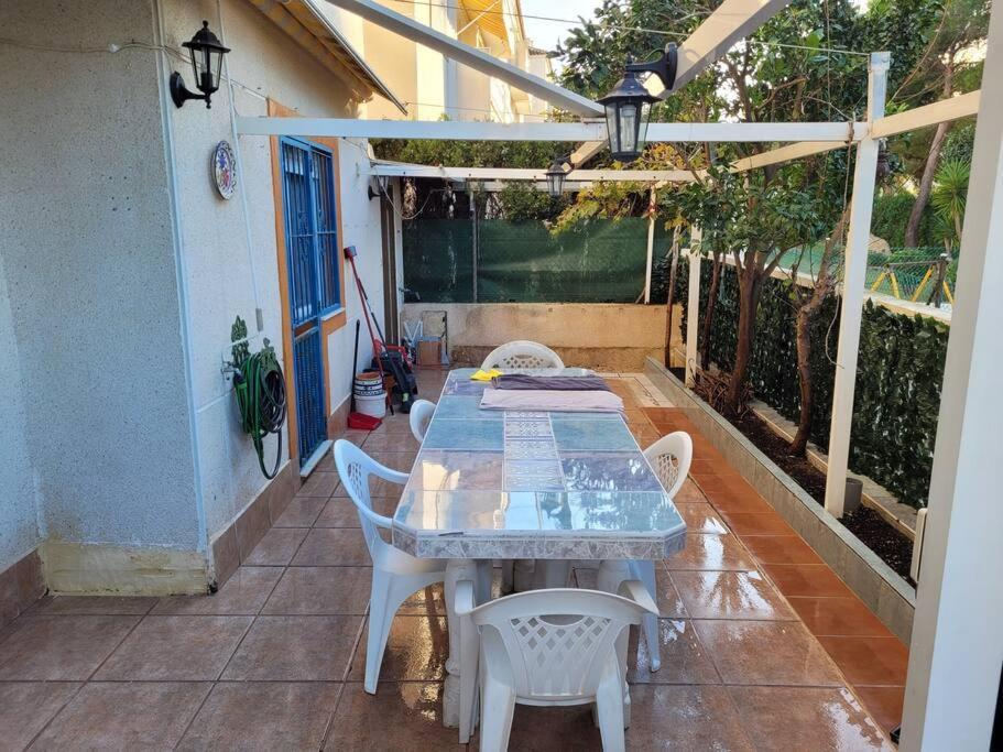 Apartamento Bajo Con Terraza Y Piscina Torrevieja Dış mekan fotoğraf