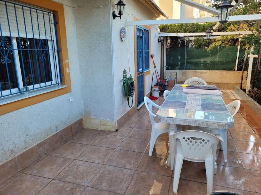 Apartamento Bajo Con Terraza Y Piscina Torrevieja Dış mekan fotoğraf