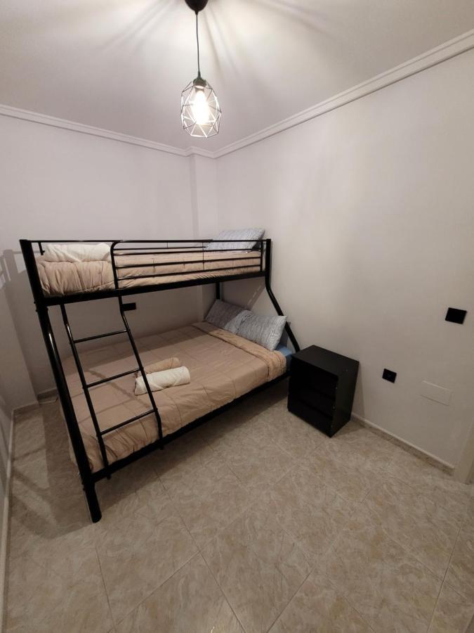Apartamento Bajo Con Terraza Y Piscina Torrevieja Dış mekan fotoğraf