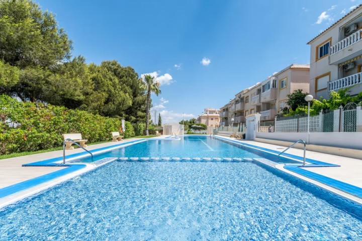 Apartamento Bajo Con Terraza Y Piscina Torrevieja Dış mekan fotoğraf